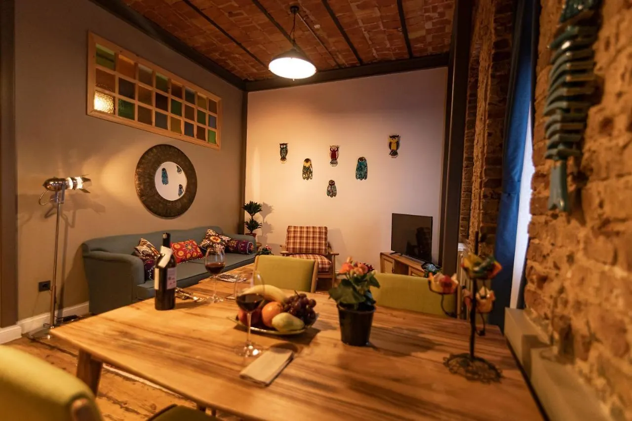 The Istanbuller Apartment 0*, Istanbul