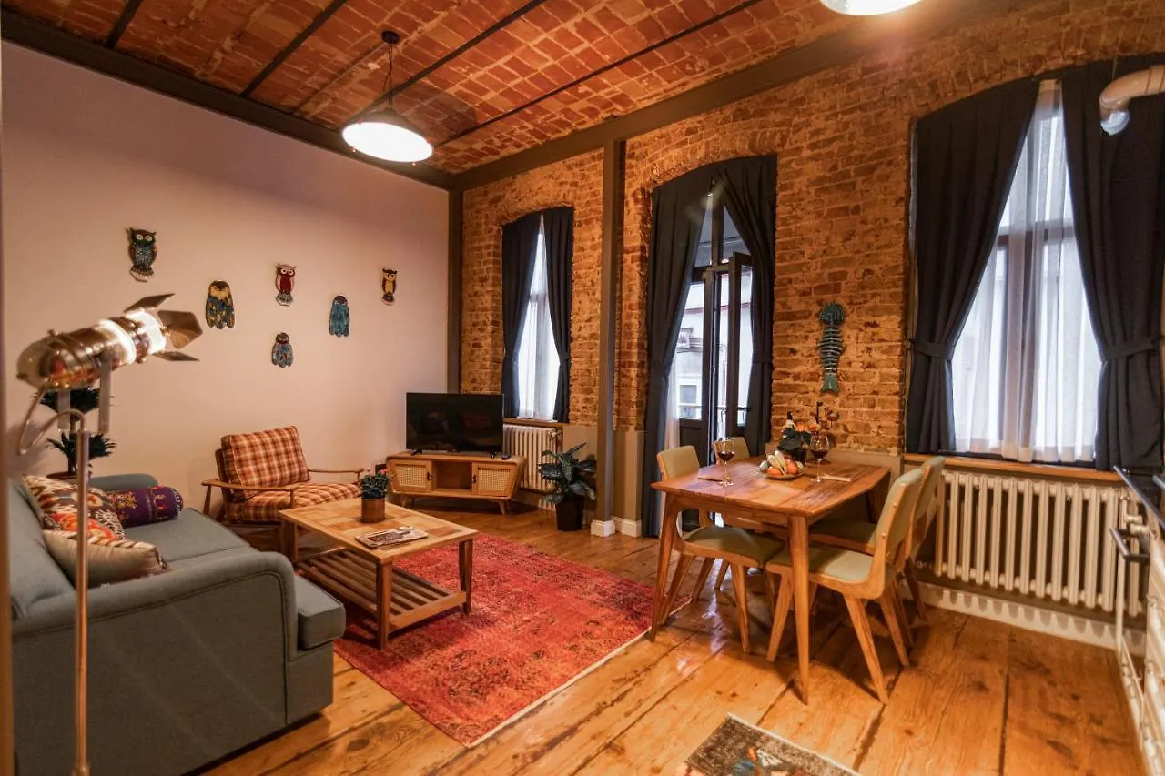 The Istanbuller Apartment 0*, Istanbul
